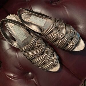 JOAN & DAVID SANDALS - SZ 8
